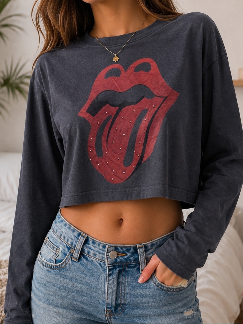 Women's The Rolling Stones Black Red Logo Long Sleeve Crop Top S
